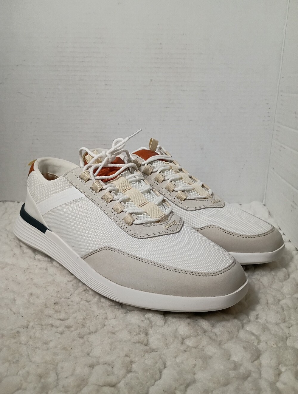 Wolf & Shepherd Crossover Victory Trainer White Sneakers Men’s 10 NWOB.Like New